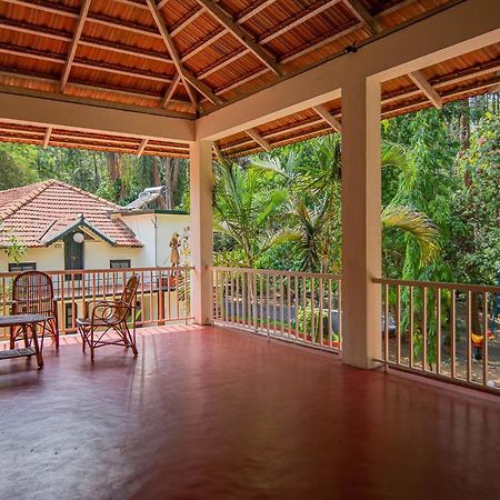 Orchid Trails Resort Султан Батери Екстериор снимка