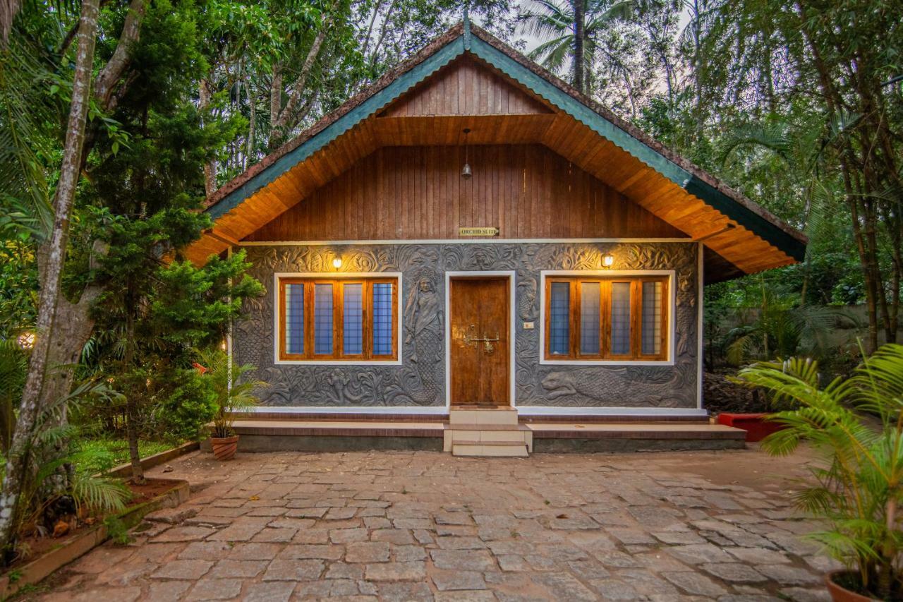 Orchid Trails Resort Султан Батери Екстериор снимка
