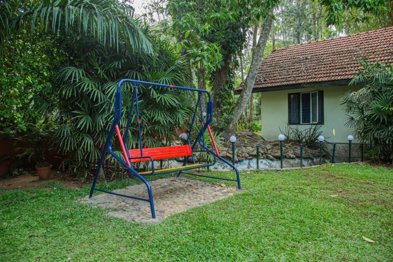Orchid Trails Resort Султан Батери Екстериор снимка