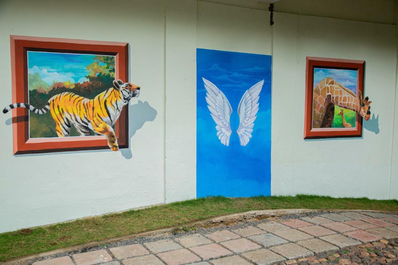 Orchid Trails Resort Султан Батери Екстериор снимка