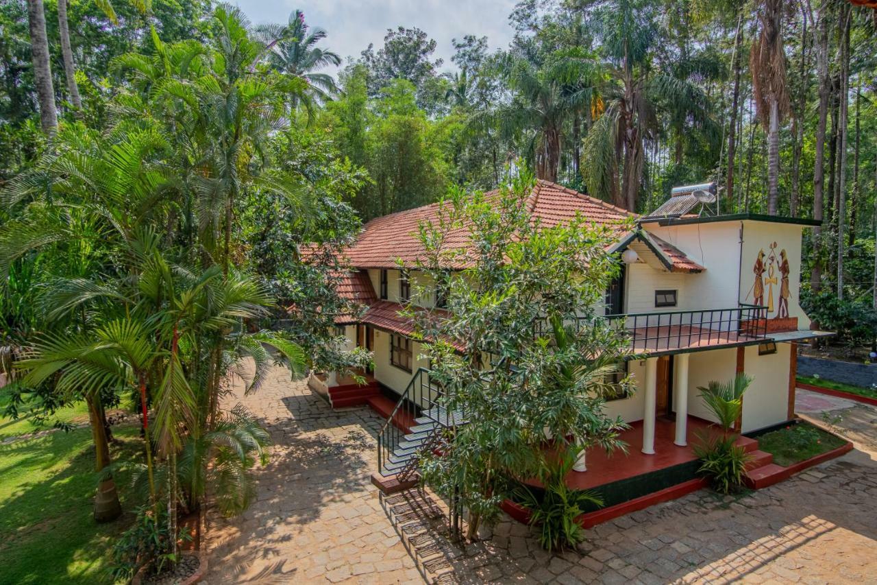 Orchid Trails Resort Султан Батери Екстериор снимка