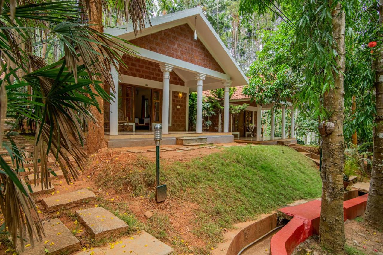 Orchid Trails Resort Султан Батери Екстериор снимка