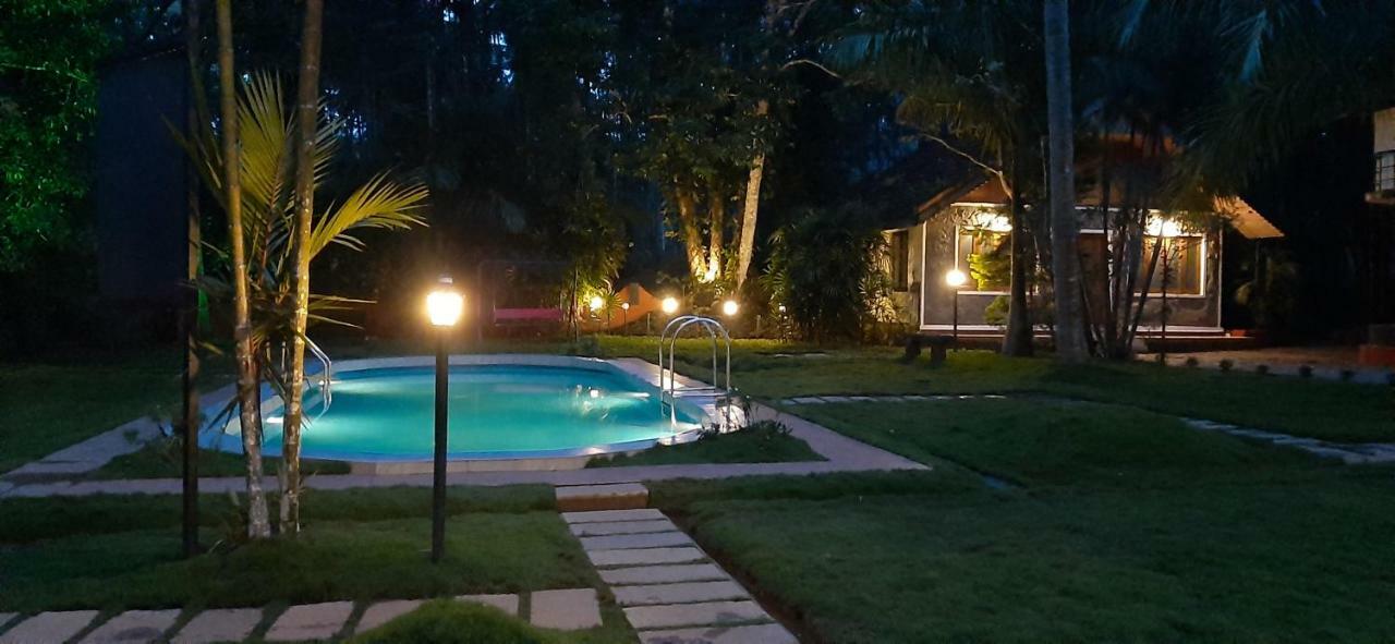 Orchid Trails Resort Султан Батери Екстериор снимка