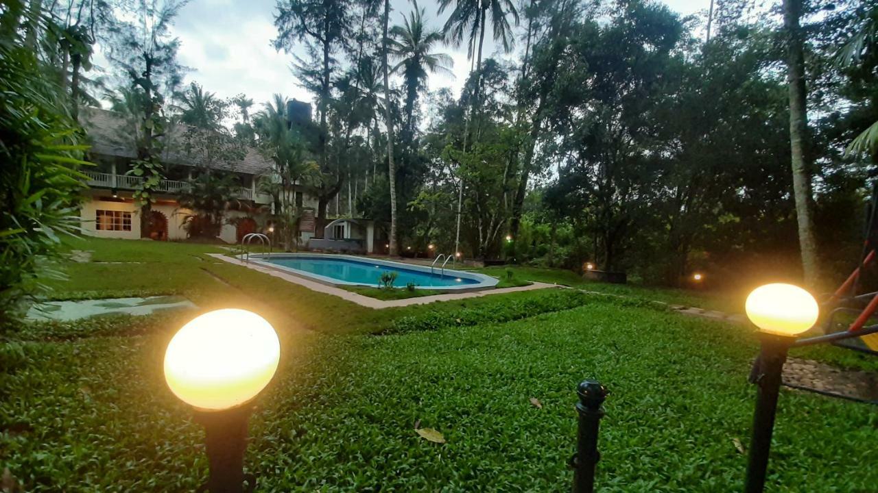 Orchid Trails Resort Султан Батери Екстериор снимка