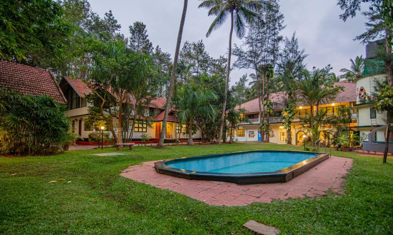 Orchid Trails Resort Султан Батери Екстериор снимка